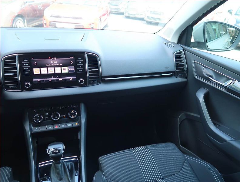 Škoda Karoq (2019) Style 1.5 TSI - fotka 8 z 17