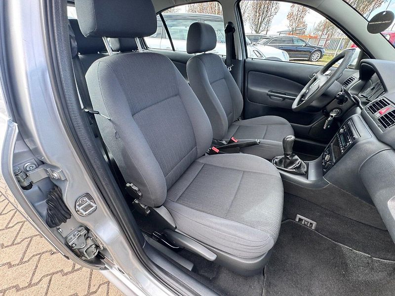Škoda Octavia (2009) 1,4 16V 55 KW STK 1 MAJ TAŽNÉ - fotka 29 z 50