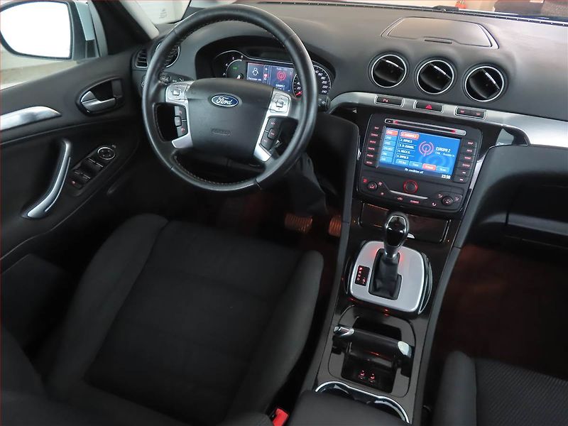 Ford Galaxy (2011) Titanium 2.2 TDCi, Automat - fotka 7 z 19