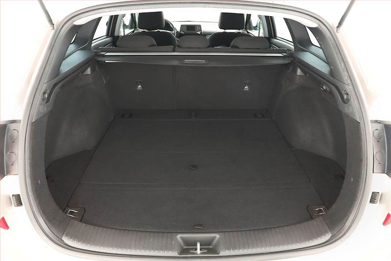 Hyundai i30 (2017) 1.0 T-GDI, Serv.kniha - fotka 10 z 16