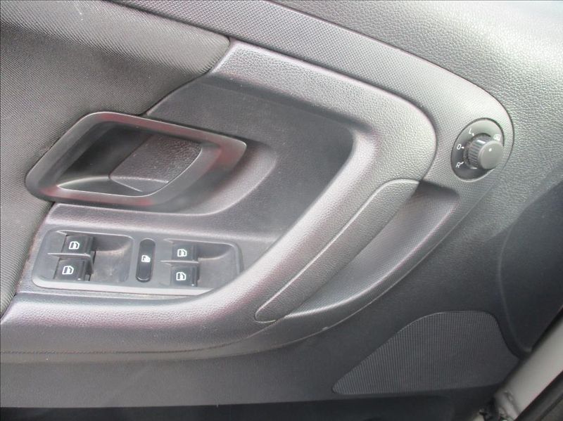 Škoda Fabia 1,2 TSI, digiklima,servis,tažn - fotka 18 z 32
