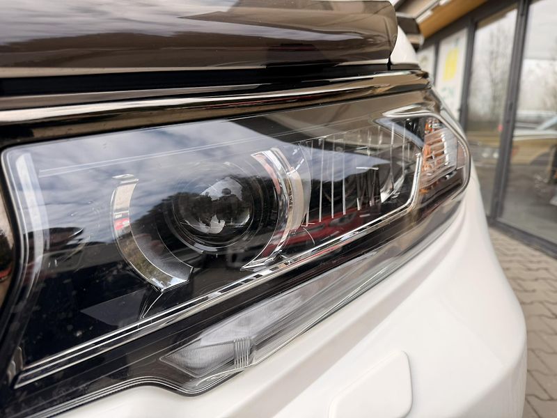 Toyota Land Cruiser 2.8-MAX.VÝBAVA-TAŽNÉ 3t-DPH - fotka 31 z 31