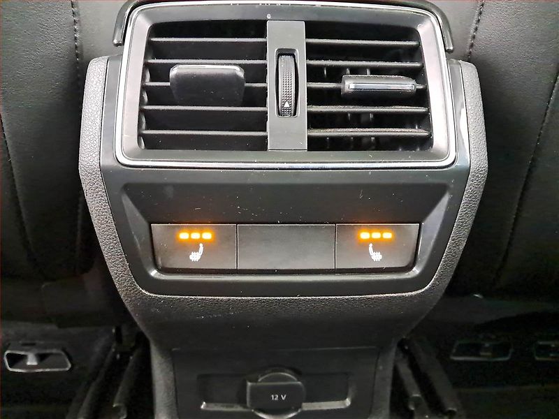 Škoda Karoq (2021) 1.5 TSI - fotka 16 z 21