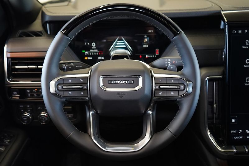 GMC Yukon (2026) Denali 6.2 V8 - fotka 31 z 59