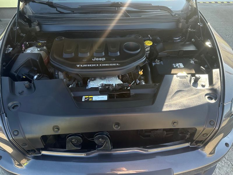 Jeep Cherokee 2.2 CRD 4x4/147kW/Automat/1MAJ - fotka 23 z 37