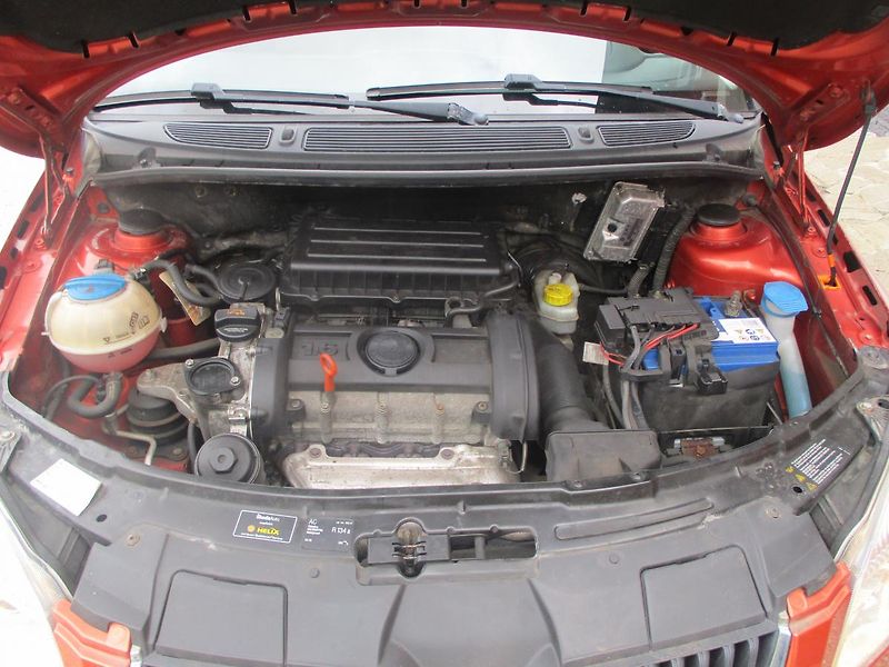 Škoda Fabia 1.6i SCOUT - fotka 27 z 32