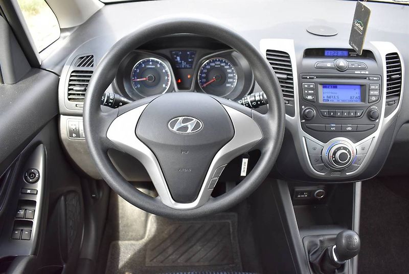Hyundai ix20 1,4 16V 1.MAJ,AC,SERVIS AKCE - fotka 10 z 16