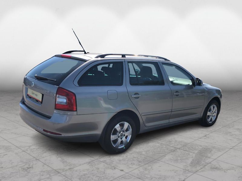 Škoda Octavia Combi 1.4 TSI - fotka 2 z 30