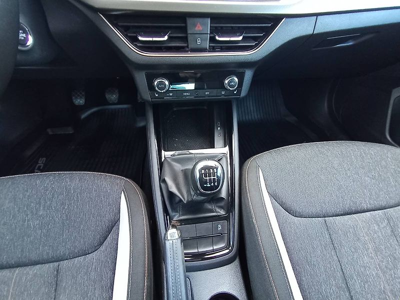 Škoda Scala (2019) 1.5 TSI Style LED tažné - fotka 32 z 35