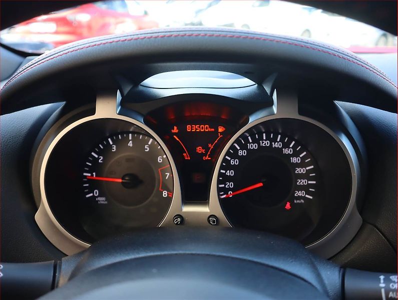 Nissan Juke (2018) 1.6 i, Automat, Serv.kniha - fotka 11 z 19