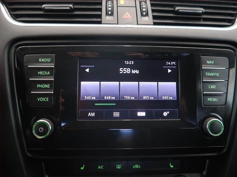 Škoda Octavia (2015) 2.0 TDI, Navi, Tempomat - fotka 12 z 13