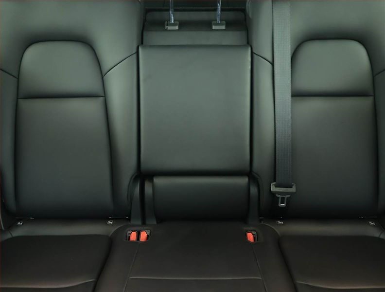 Tesla Model Y (2022) Long Range AWD 79kWh, SoH 91% - fotka 10 z 21
