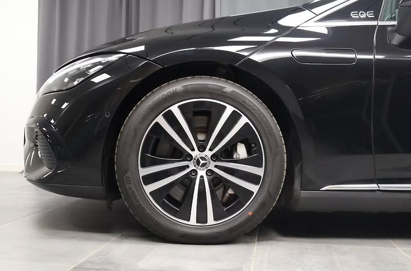 Mercedes-Benz EQE 300 Electric Art 98kWh Kamera  - fotka 5 z 23