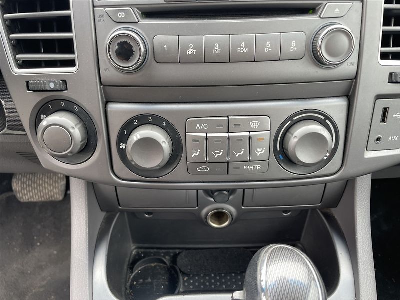 SsangYong Rodius 2,0 CRD 114kw 4x4 7mist odp.DP - fotka 17 z 28