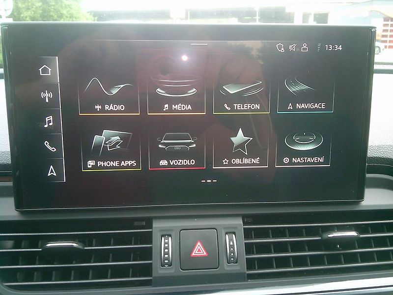 Audi Q5 (2023) 2.0 TDi  S LINE 40  150kW - fotka 13 z 16