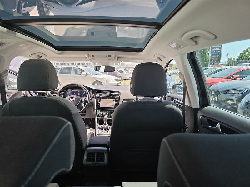 Volkswagen Golf 1,4TSi 110KW DSG Highline - fotka 31 z 50