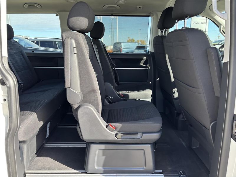 Volkswagen Multivan 2,0 TDI Comfortline 4x4 AUT - fotka 17 z 49