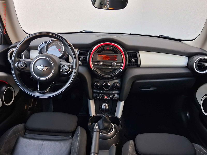 Mini Cooper (2017) 1.5i, LED, AC, temo - fotka 8 z 14