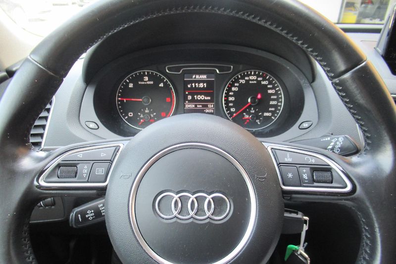 Audi Q3 2.0 TDi QUATTRO AUT. KLIMA  - fotka 11 z 23