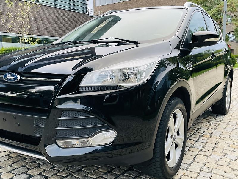 Ford Kuga 2.0TDCi 4x4 MAN TAŽNÉ VÝHŘEV - fotka 43 z 44