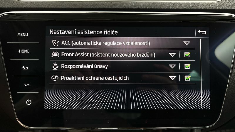 Škoda Superb 2.0 TSI DSG Style Combi - fotka 26 z 30