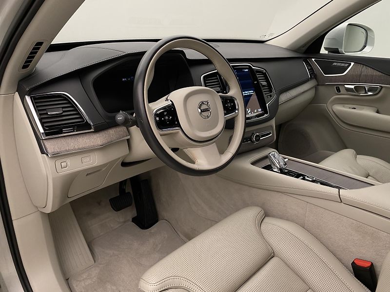 Volvo XC90 B5 AWD INSCRIPTION REZERVACE - fotka 4 z 54