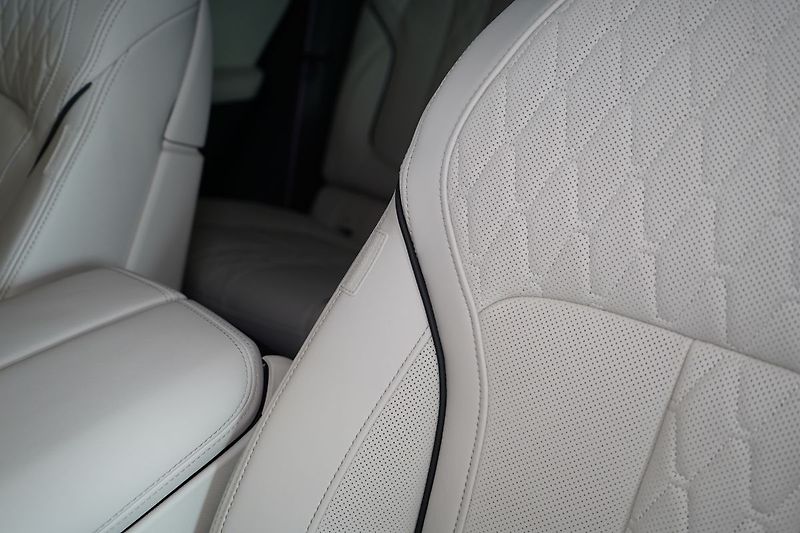 BMW X6 30d xDrive, Vzudch, Masáž - fotka 22 z 48