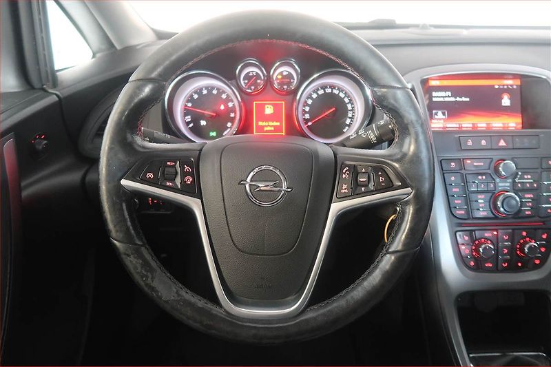 Opel Astra (2016) 1.4 T, Tempomat, Park. senzory - fotka 17 z 18