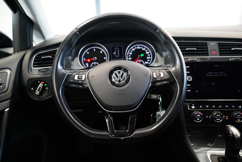 Volkswagen Golf - fotka 17 z 26