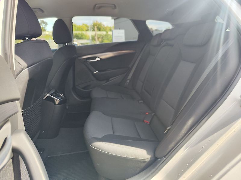 Hyundai i40 1.7 CRDI/100kW Experience AT - fotka 11 z 29