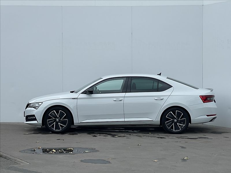 Škoda Superb 2,0 TDI DSG SportLine TAŽNÉ - fotka 2 z 23