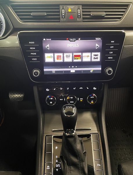Škoda Superb 2.0 TDI, 110 KW, STYLE, DSG - fotka 18 z 31