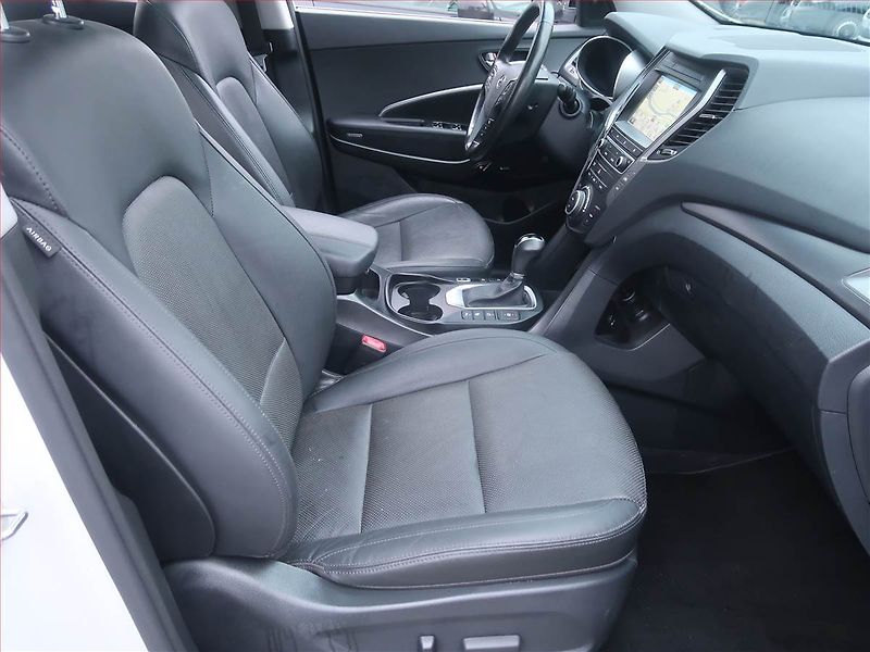 Hyundai Santa Fe (2018) Executive 2.2 CRDi Blue, 4X4 - fotka 9 z 14