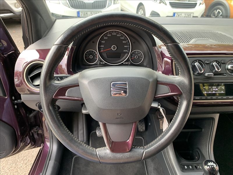Seat Mii 1,0 i COSMOPOLITAN,ČR - fotka 9 z 17