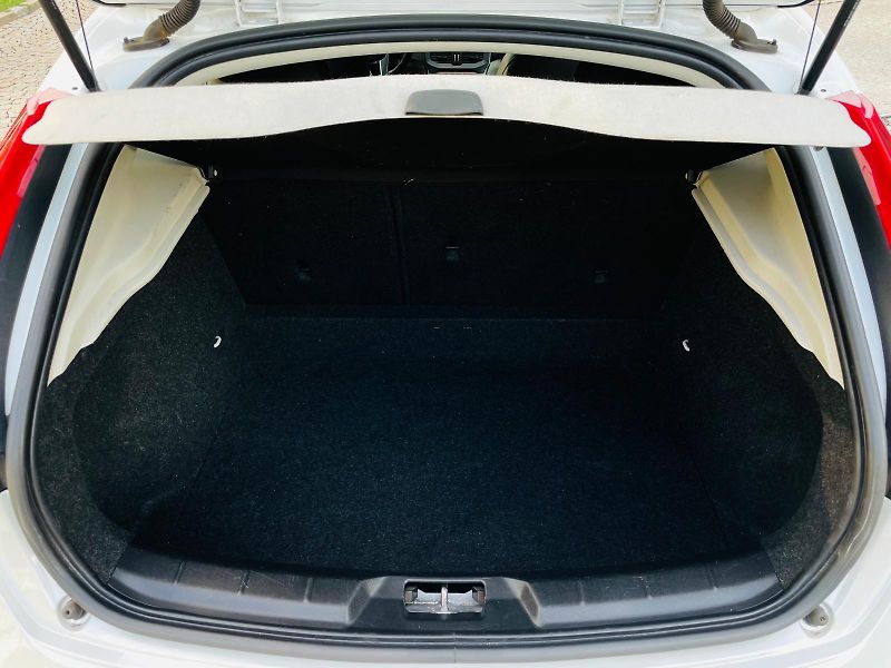 Volvo V40 2.0i AUT 1MAJITEL CROSS COUNTR - fotka 19 z 49