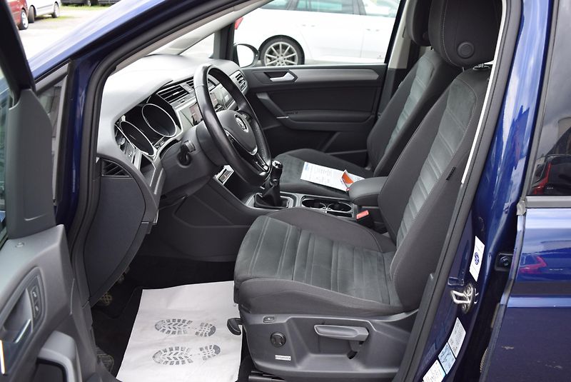 Volkswagen Touran (2018) 1.4TSI 110kw CLBMT 7MÍST NAVI - fotka 20 z 49