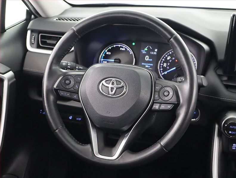 Toyota RAV4 (2020) 2.5 Hybrid - fotka 17 z 23