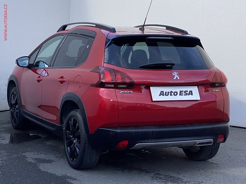 Peugeot 2008 (2018) 1.2 PT, GT Line, navi - fotka 6 z 17
