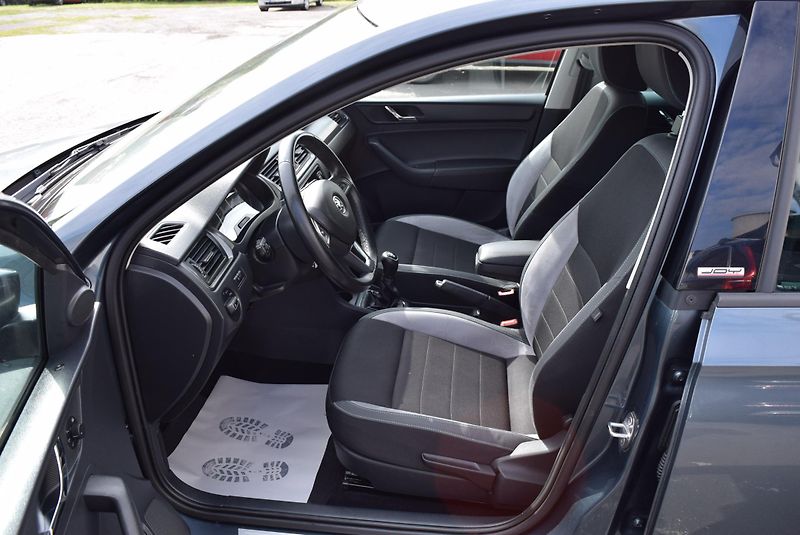 Škoda Rapid (2016) 1.2TSI 66kw AMBITION JOY XENON - fotka 18 z 49