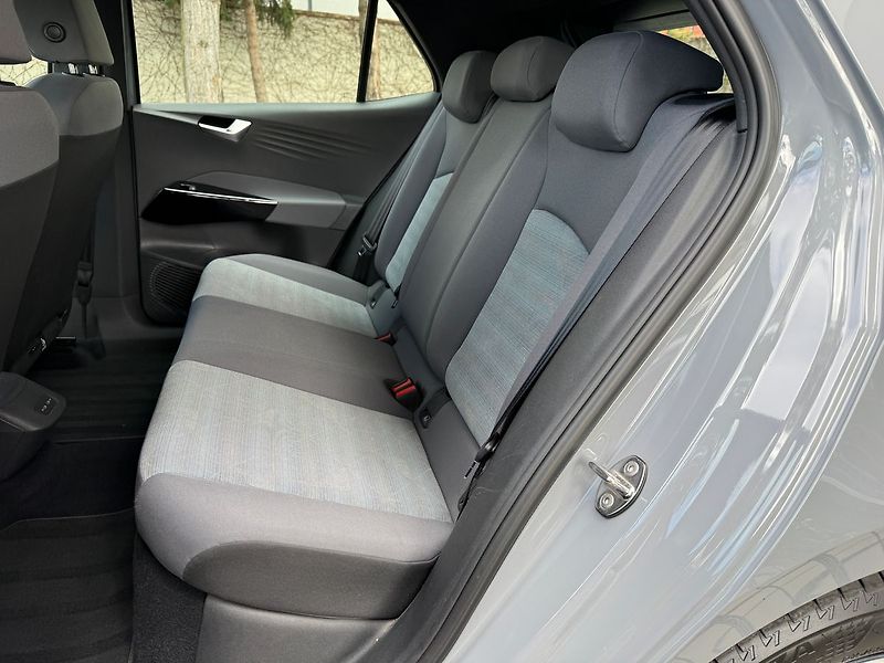 Volkswagen ID.3 PRO Perf. 150kW Kamera 62Kwh - fotka 10 z 37