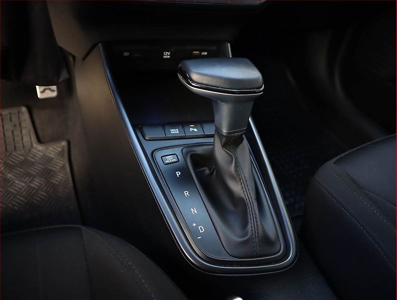Hyundai Bayon (2021) 1.0 T-GDI, Automat, Serv.kniha - fotka 13 z 20