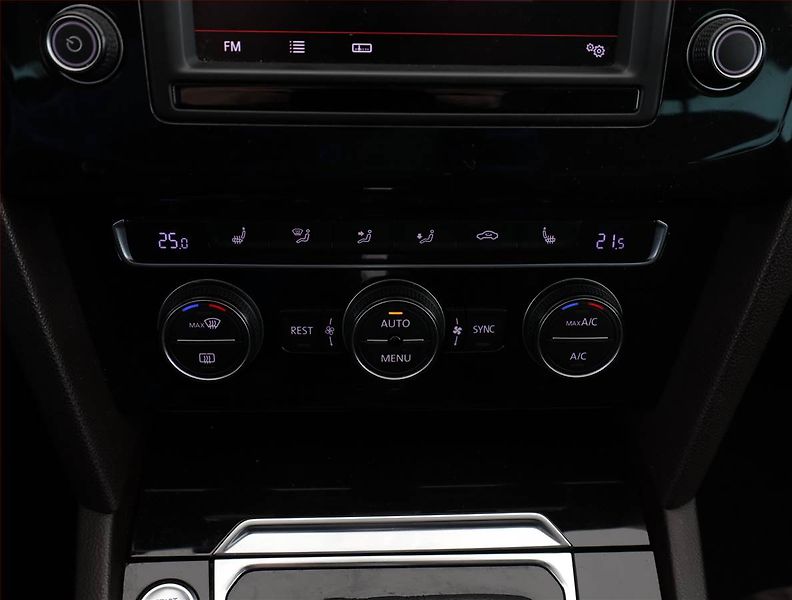 Volkswagen Passat (2015) Highline 2.0 TDI, Automat - fotka 11 z 16