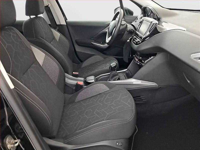 Peugeot 2008 (2017) 1.2 PureTech, Serv.kniha - fotka 9 z 18