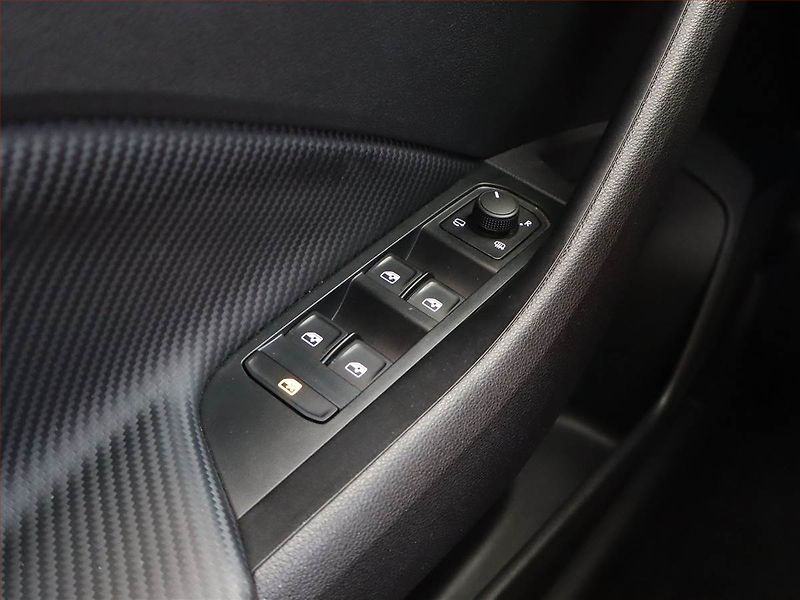 Škoda Scala (2024) Monte Carlo 1.0 TSI - fotka 19 z 20