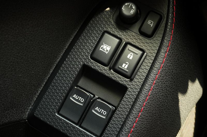 Toyota GT86 2.0 Boxer, ČR, Tempomat - fotka 25 z 30
