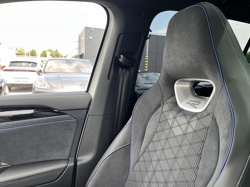 Volkswagen Tayron R-LINE PEOPLE 2,0 TDI 142 KW 4 - fotka 21 z 27