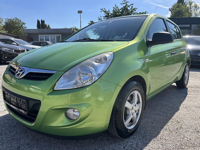 Hyundai i20 (2011) 1.2 57 KW, REZERVACE - fotka 11 z 14