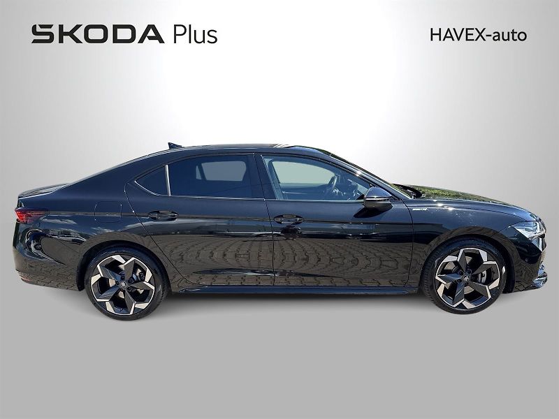Škoda Superb (2025) 2.0 TSI 4x4 DSG Sportline - fotka 34 z 36
