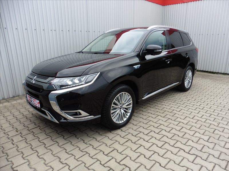 Mitsubishi Outlander 2,4 PHEV Instyle+ 1.maj. - fotka 1 z 19