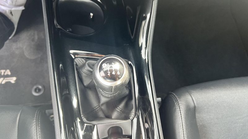 Toyota C-HR 1.2 Turbo EXECUTIVE - fotka 13 z 13